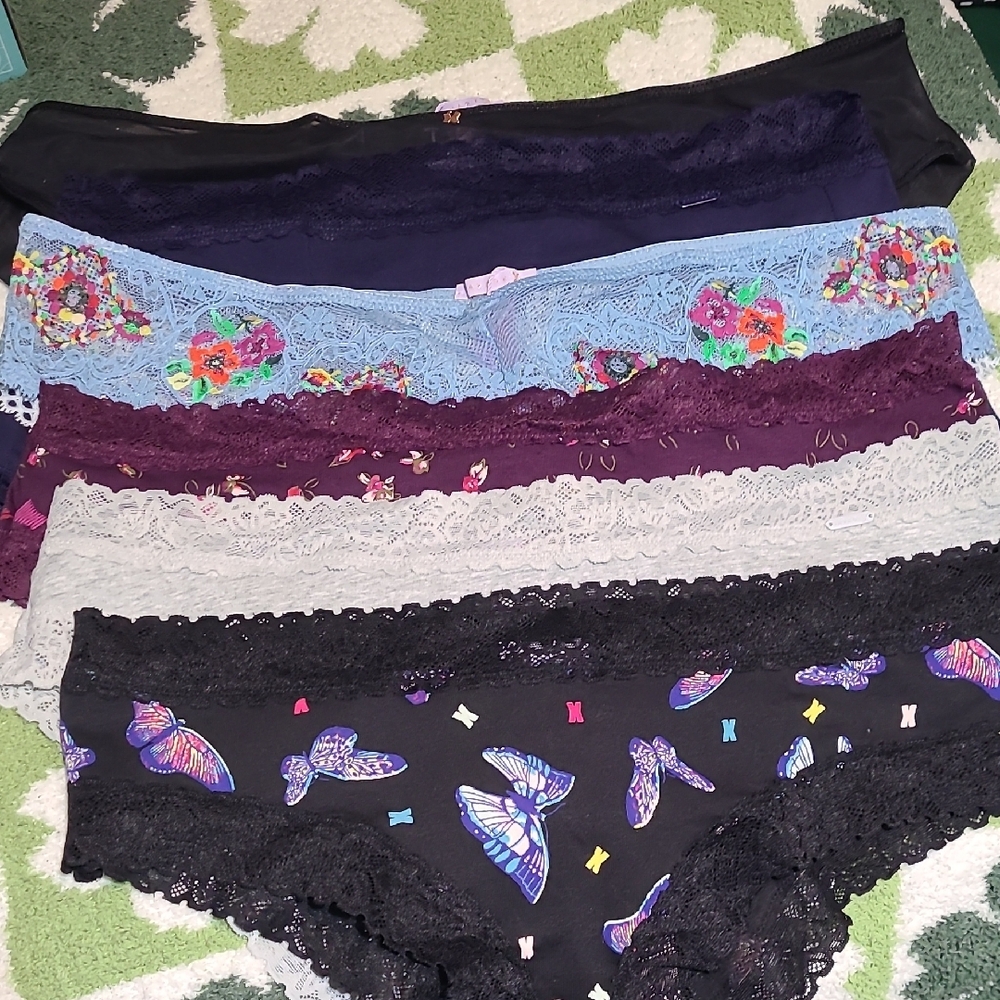 Colorful Lace Trim Panties Set